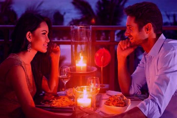 Iris, 28, a red dark-eyed caucasian companion based in Paltin. Offering GFE, Party Girl, Couples, Dinner Date. Available for incall and outcall, day and even...