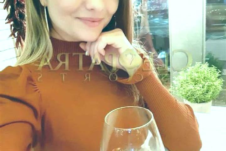 Iris, 28, a red grey-eyed mixed companion based in Curiapo. Offering Dinner Date, OWO, Party Girl. Available for incall and outcall, day and evening dates.