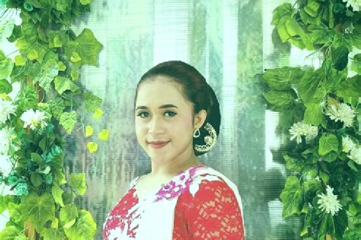 Iris, 28 — Escort in Kedungasem, Indonesia