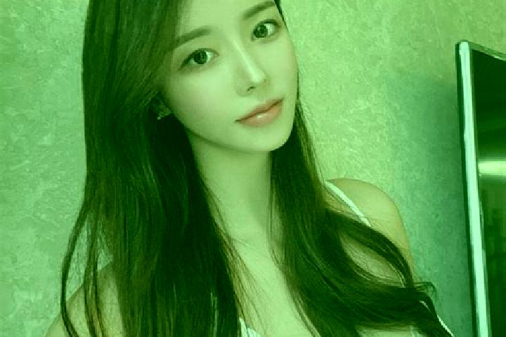 Iris, 28 — Escort in Poli, Indonesia