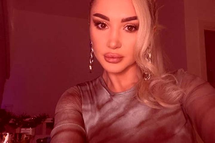 Iris, 29, a blonde dark-eyed caucasian companion based in Vysoke Tatry. Offering BDSM, Travel Companion, Massage, GFE, OWO. Available for incall and outcall,...