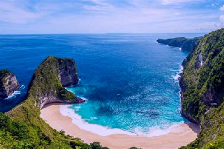 Iris, 29 — Escort in Montongbaan, Indonesia