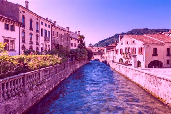 Iris, 29 — Escort in Mornico Losana, Italy