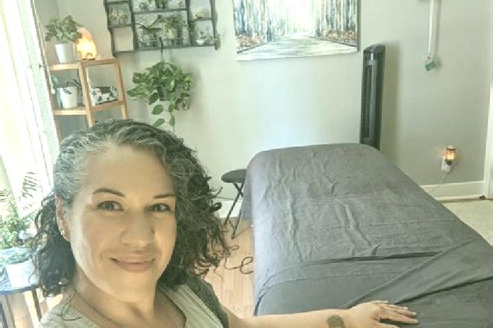 Iris, 30, a black grey-eyed ebony companion based in Man. Offering GFE, Couples, Erotic Massage. Available for incall and outcall, day and evening dates.