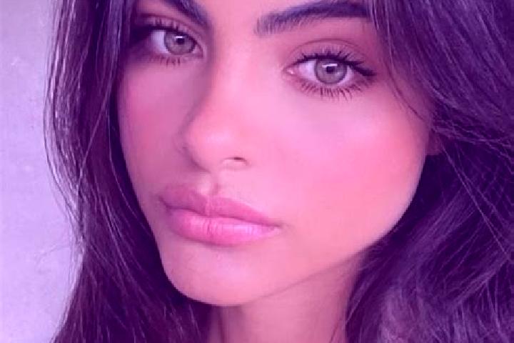 Iris, 30, a brunette amber-eyed indian companion based in Notse. Offering A-Level, Roleplay, Massage. Available for incall and outcall, overnight bookings av...