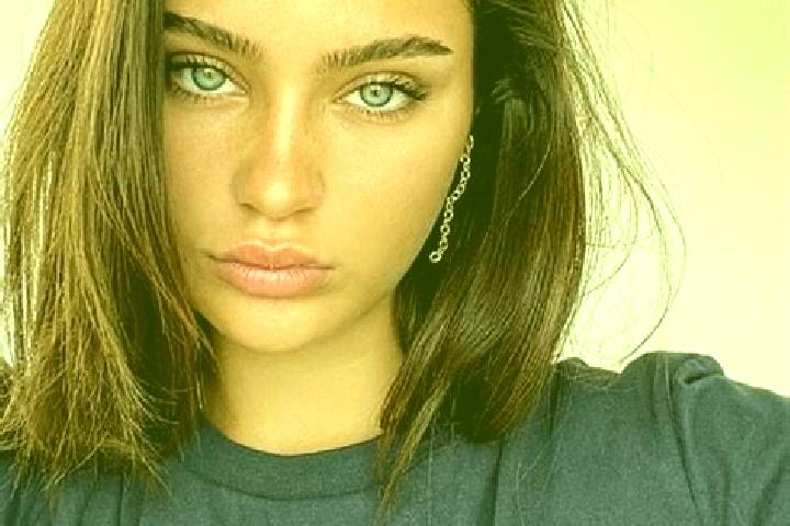 Iris, 30, a dark blonde brown-eyed indian companion based in Curtici. Offering A-Level, Deep French Kissing, Party Girl, OWO. Available for incall and outcal...