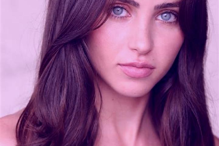 Iris, 30, a red brown-eyed latina companion based in Huangtu. Offering Erotic Massage, GFE, Duos. Available for incall and outcall, overnight bookings availa...