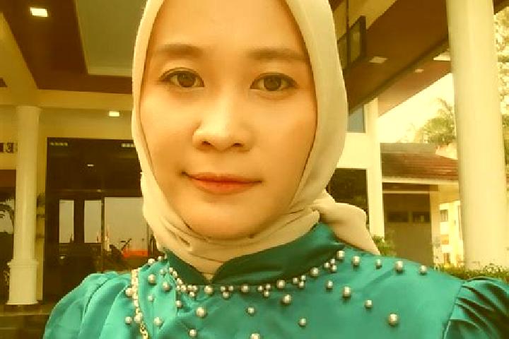 Iris, 31 — Escort in Pondokrejo Wetan, Indonesia