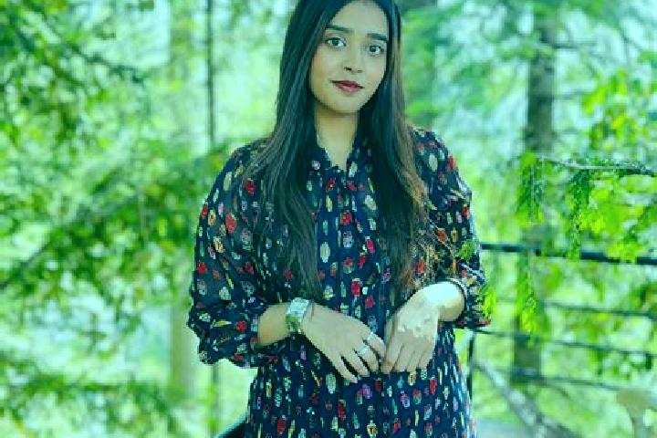 Iris, 32 — Escort in Kanwala, India