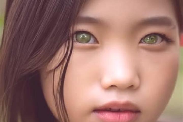 Iris, 33, a chestnut green-eyed asian companion based in Le Cendre. Offering GFE, Party Girl, CIM. Available for incall and outcall, day and evening dates.