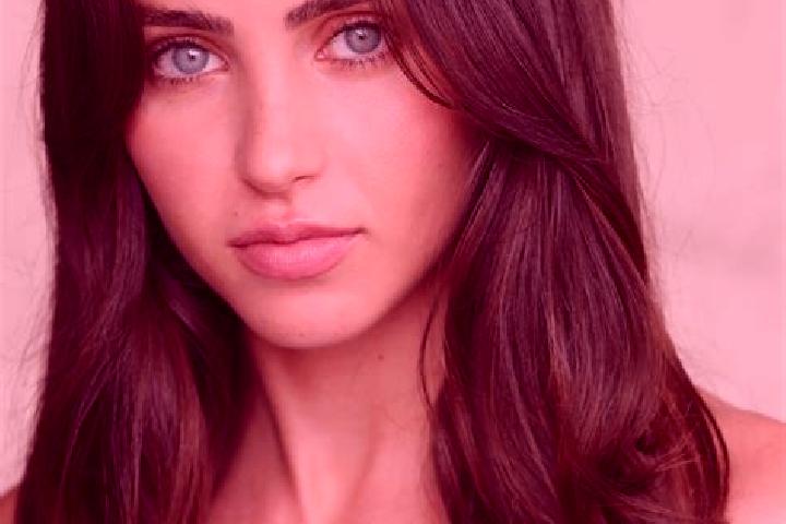 Iris, 33, a red brown-eyed caucasian companion based in Podluhy. Offering Party Girl, 69, Striptease. Available for incall and outcall, overnight bookings av...