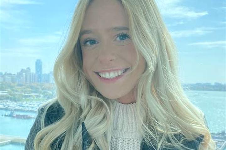 Iris, 33 — Escort in Moundridge, United States