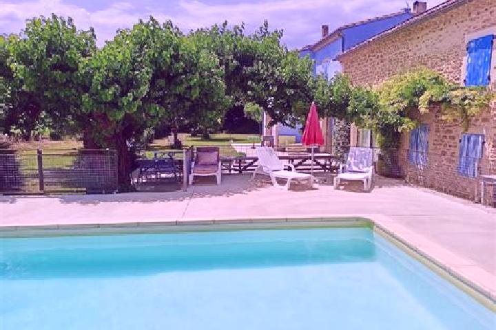 Iris, 33 — Escort in Richerenches, France