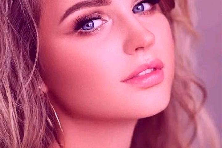 Iris, 34, a dark blonde blue-eyed ebony companion based in Saalstadt. Offering Couples, Dinner Date, CIM. Available for incall and outcall, day and evening d...