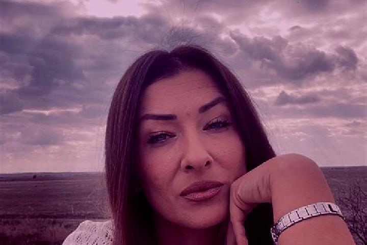 Iris, 35 — Escort in Murani, Romania
