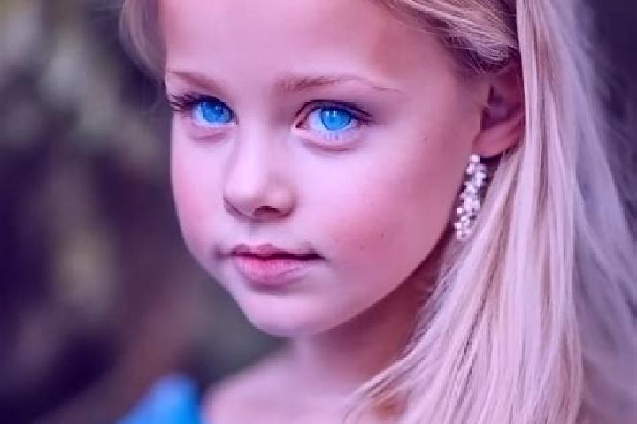 Iris, 37, a blonde blue-eyed caucasian companion based in Obyce. Offering Fetish, A-Level. Available for incall and outcall, overnight bookings available.