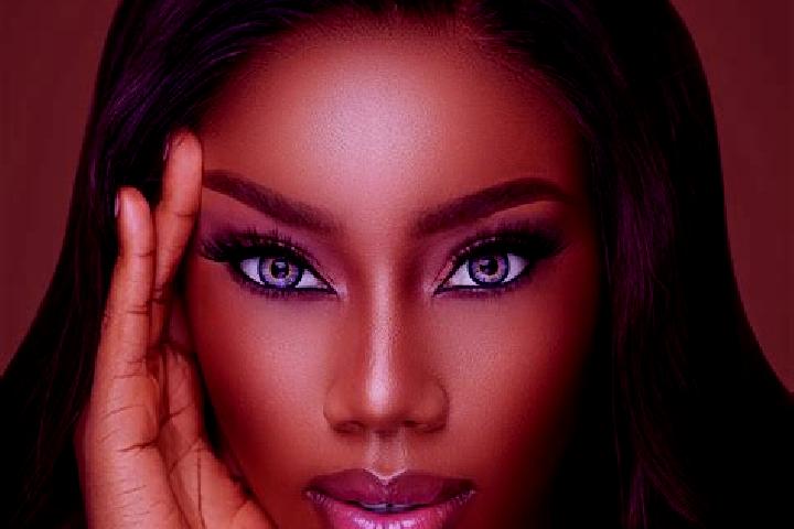 Iris, 37, a chestnut blue-eyed ebony companion based in Emmaus. Offering Domination, Overnight, Roleplay, Erotic Massage. Available for incall and outcall, d...