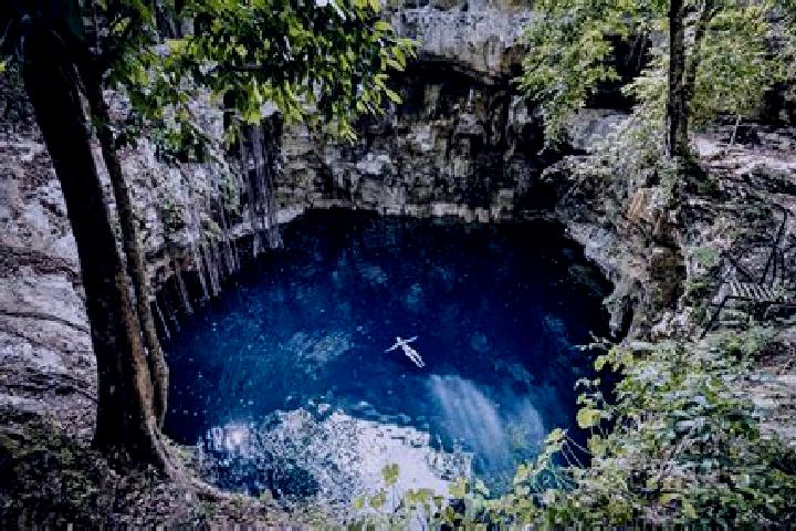 Iris, 37 — Escort in Los Cenotes, Mexico