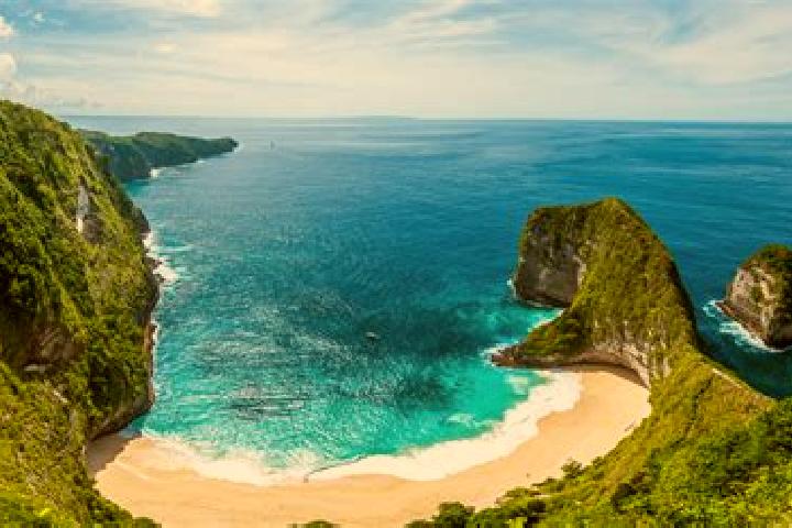 Iris, 37 — Escort in Numeto, Indonesia