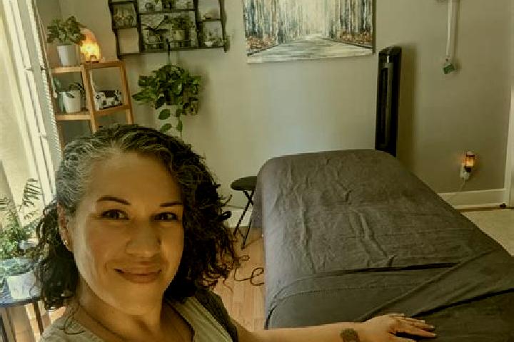 Iris, 38, a black dark-eyed mixed companion based in Sara. Offering CIM, GFE, Erotic Massage. Available for incall and outcall, day and evening dates.