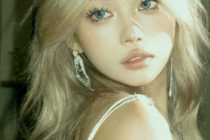 Iris, 38, a blonde grey-eyed asian companion based in Yeniseysk. Offering CIM, Striptease, Travel Companion. Available for incall and outcall, day and evenin...