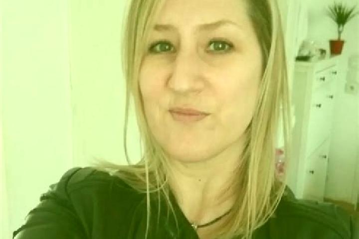Iris, 38 — Escort in Bellot, France