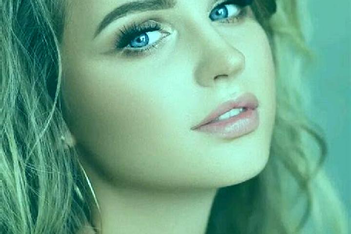 Iris, 39, a dark blonde blue-eyed caribbean companion based in Solms. Offering Duos, Girlfriend Experience, Travel Companion. Available for incall and outcal...