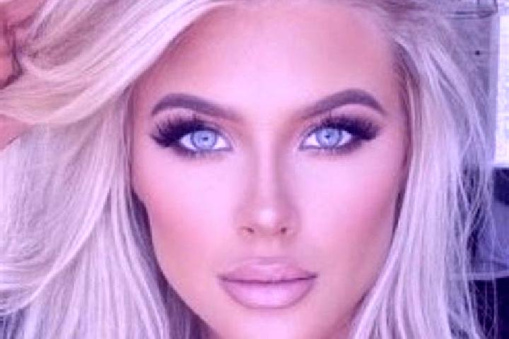 Iris, 39, a platinum blonde brown-eyed middle eastern companion based in Szczurowa. Offering Fetish, Massage, 69, BDSM. Available for incall and outcall, ove...