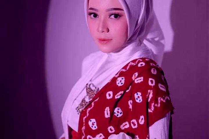 Iris, 39 — Escort in Jawa, Indonesia