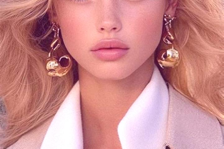 Isabella, 20, a blonde dark-eyed caucasian companion based in Capreni. Offering Overnight, Duos, CIM, Couples. Available for incall and outcall, day and even...