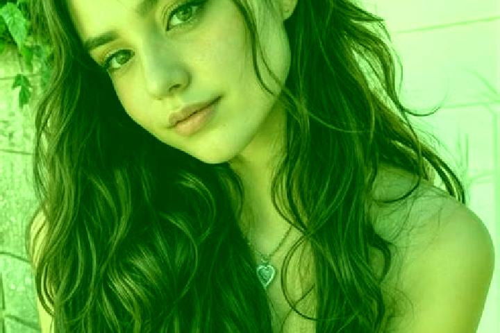 Isabella, 20, a brunette hazel-eyed ebony companion based in Baoji. Offering Massage, GFE, Girlfriend Experience. Available for incall and outcall, overnight...