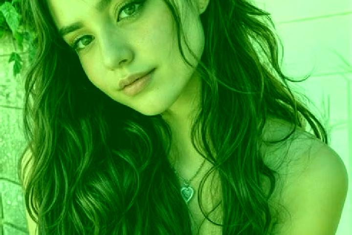 Isabella, 20, a brunette hazel-eyed european companion based in Sombreffe. Offering BDSM, Roleplay, Deep French Kissing, Striptease, Massage. Available for i...
