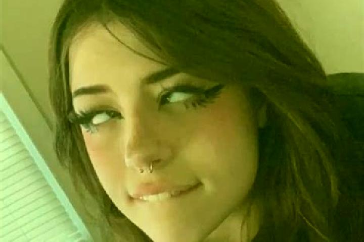 Isabella, 20, a red brown-eyed indian companion based in Bartenheim. Offering 69, OWO. Available for incall and outcall, day and evening dates.