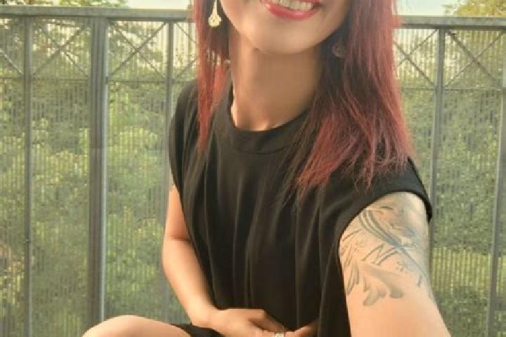 Isabella, 21 — Escort in Aigrefeuille-sur-Maine, France
