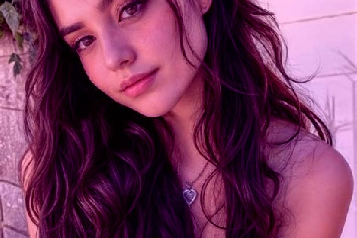Isabella, 23, a auburn hazel-eyed mixed companion based in Cuito Cuanavale. Offering Prostate Massage, Domination, Erotic Massage. Available for incall and o...