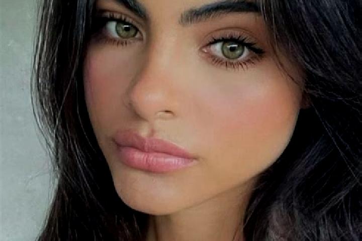 Isabella, 23, a black dark-eyed european companion based in Catunda. Offering Prostate Massage, Travel Companion, Party Girl, Girlfriend Experience. Availabl...