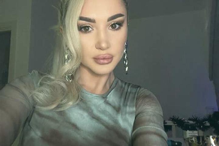 Isabella, 23, a blonde brown-eyed asian companion based in Kupusina. Offering GFE, OWO, Duos, Dinner Date. Available for incall and outcall, day and evening ...