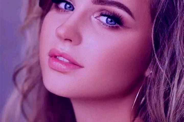 Isabella, 24, a dark blonde blue-eyed mediterranean companion based in Passos. Offering Deep French Kissing, Domination, Travel Companion, BDSM, Couples. Ava...