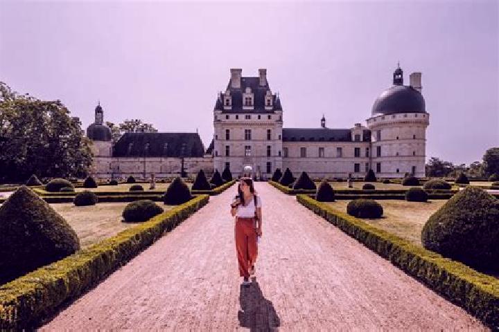 Isabella, 24 — Escort in Valencay, France