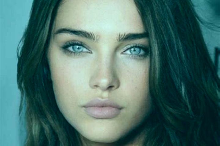 Isabella, 25, a brunette amber-eyed caucasian companion based in Torrejon el Rubio. Offering CIM, Erotic Massage, Deep French Kissing. Available for incall a...