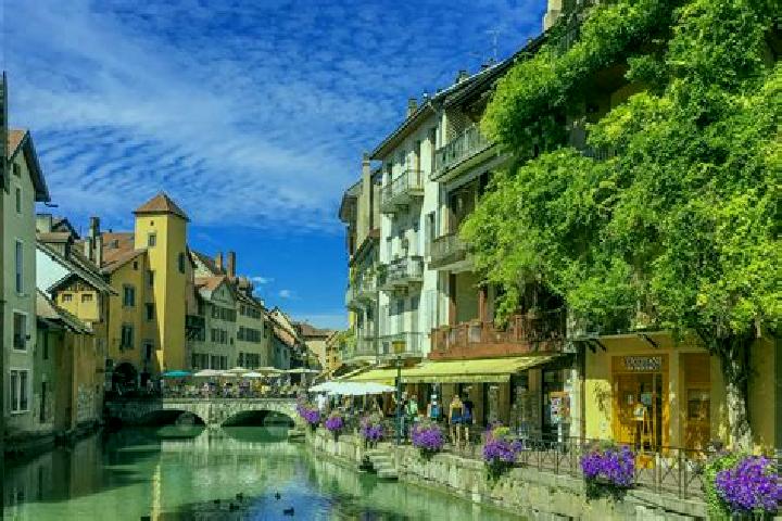 Isabella, 25 — Escort in Corpeau, France