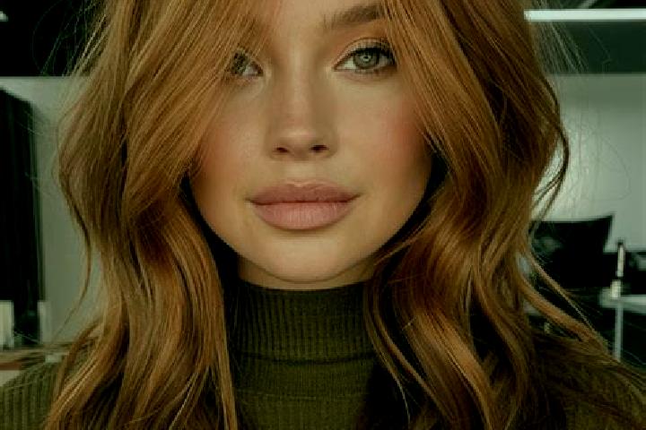 Isabella, 27, a auburn hazel-eyed slavic companion based in Rho. Offering Roleplay, Striptease, GFE. Available for incall and outcall, day and evening dates.