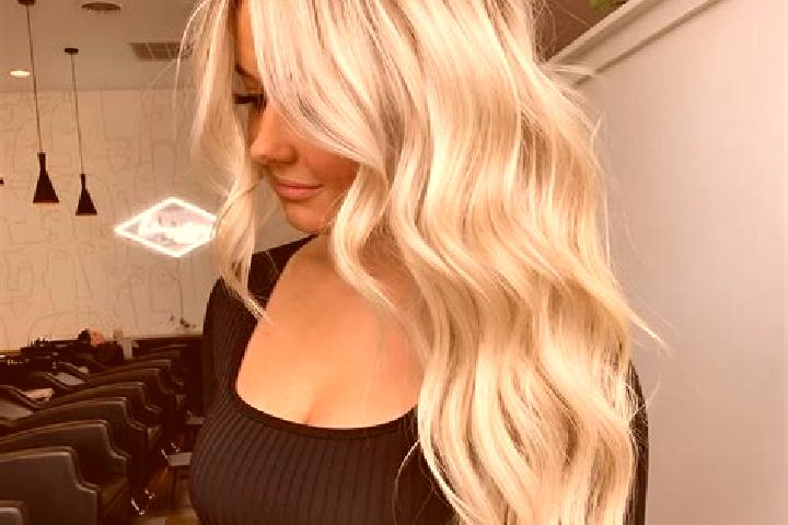 Isabella, 27, a platinum blonde grey-eyed latina companion based in Cardiel de los Montes. Offering Erotic Massage, Dinner Date, Striptease. Available for in...