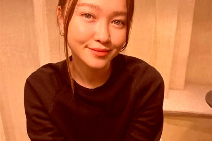 Isabella, 27, a red blue-eyed asian companion based in Koskela. Offering Deep French Kissing, Massage, Domination, Couples. Available for incall and outcall,...