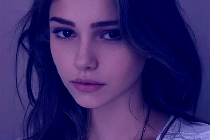 Isabella, 28, a chestnut hazel-eyed slavic companion based in Kudang. Offering A-Level, Duos, Party Girl, Domination, Massage. Available for incall and outca...