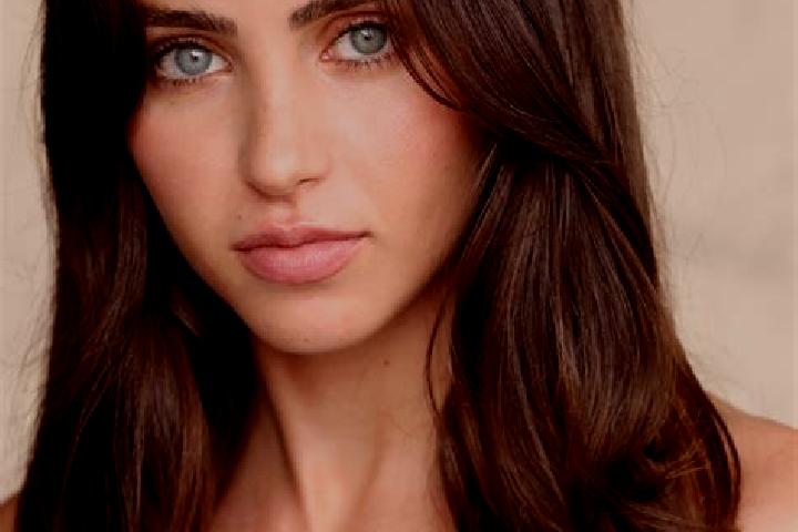 Isabella, 28, a red blue-eyed latina companion based in Beuveille. Offering Massage, Deep French Kissing, Erotic Massage, Dinner Date, Striptease. Available ...