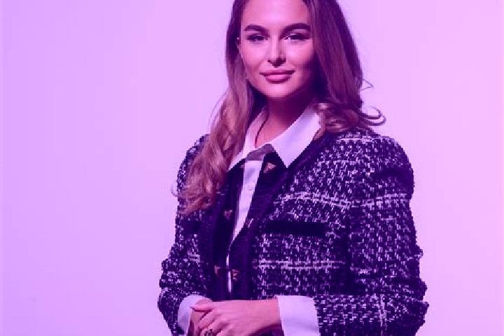 Isabella, 28 — Escort in Mocira, Romania