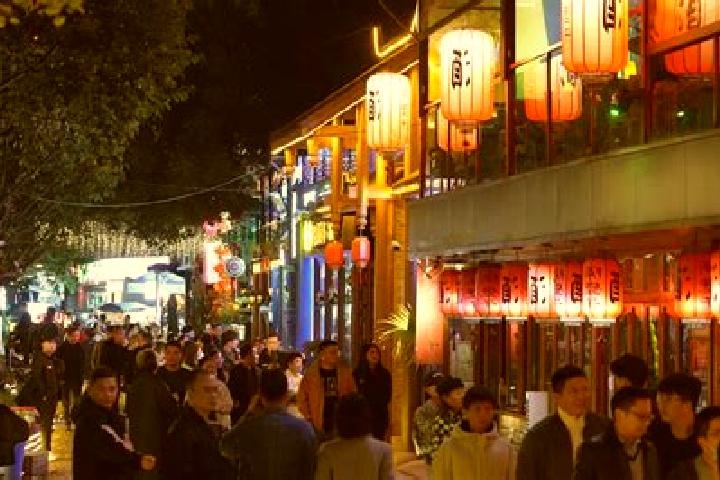 Isabella, 28 — Escort in Xiadong, China