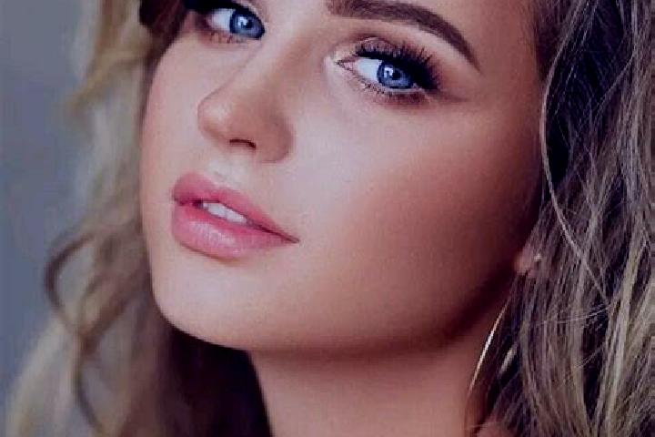 Isabella, 29, a dark blonde blue-eyed ebony companion based in Ivanovskoye. Offering Striptease, Dinner Date, Party Girl, Overnight, Massage. Available for i...