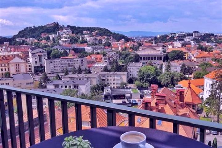 Isabella, 29 — Escort in Ciocani, Romania